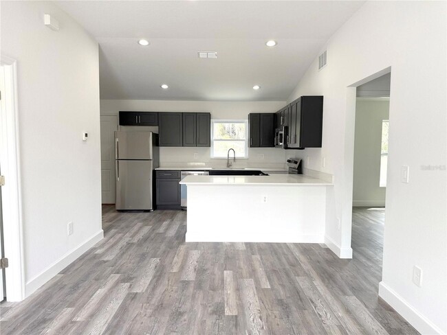 Photo - 14 Locust Rad