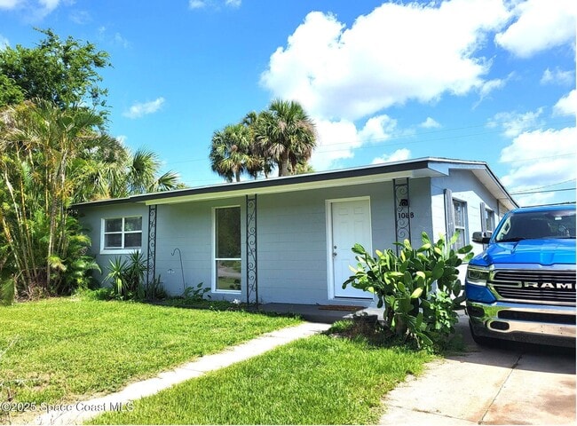 Photo - 1068 Barclay Dr House