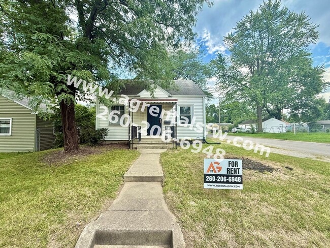 Building Photo - 2 Bedroom House- Section 8 OK!