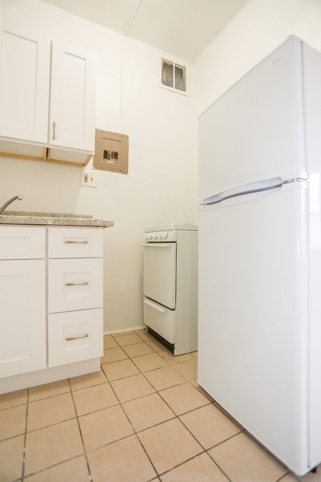 Photo - 7455 N Greenview Ave Unit 5
