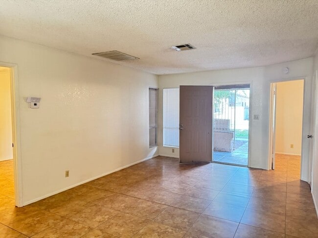 Photo - 2 Bedroom Chandler Condo Rental Unit 97 N Cooper Rd #91