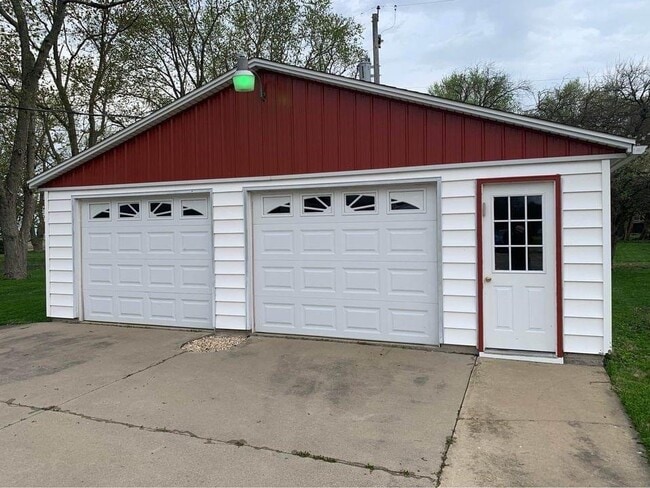 Photo - 5110 W Springfield Ave