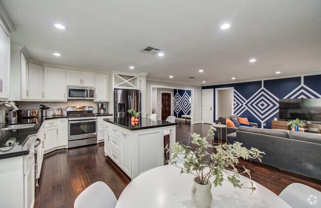 Building Photo - 4749 Benning Dr Rental