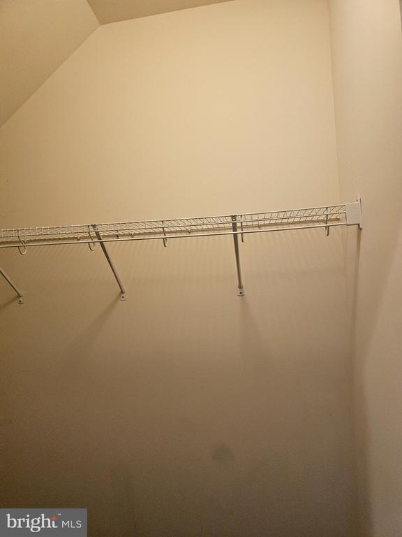 6028-camerons-ferry-dr-townhome-townhome-rental-in-haymarket-va