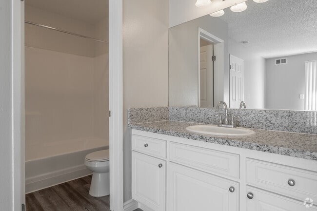 2BR, 2BA - 850SF
