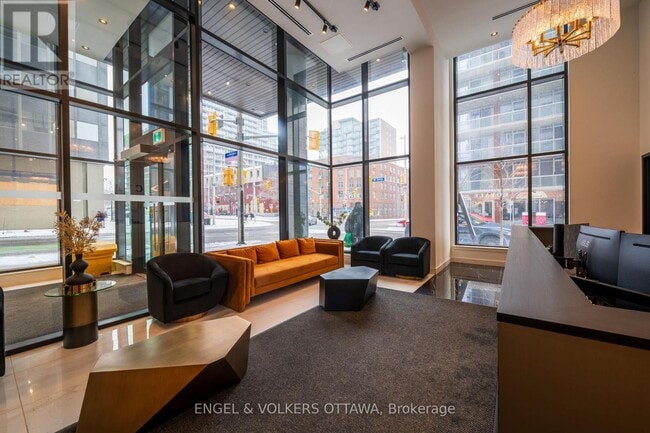 Photo - 180 George St Unit 804