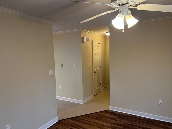 Photo - 371 Farris Rd