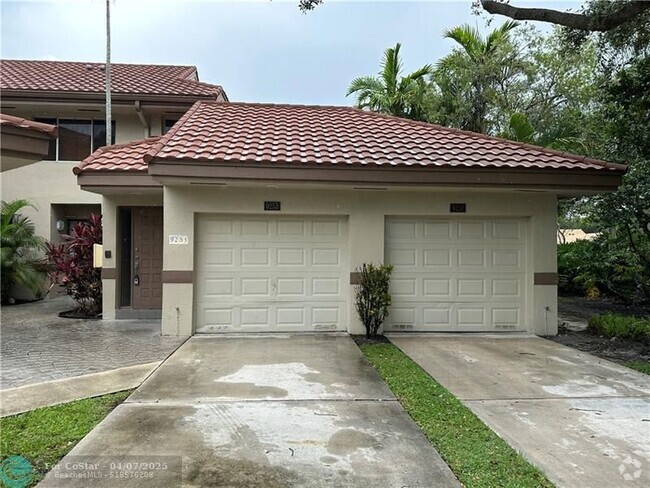 Building Photo - 9253 NW 9th Pl Unit 9253 Rental