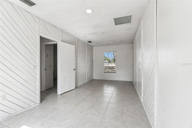 Photo - 855 E Brandon Blvd