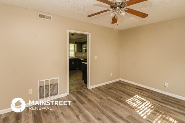 Photo - 2221 Killarney Pl