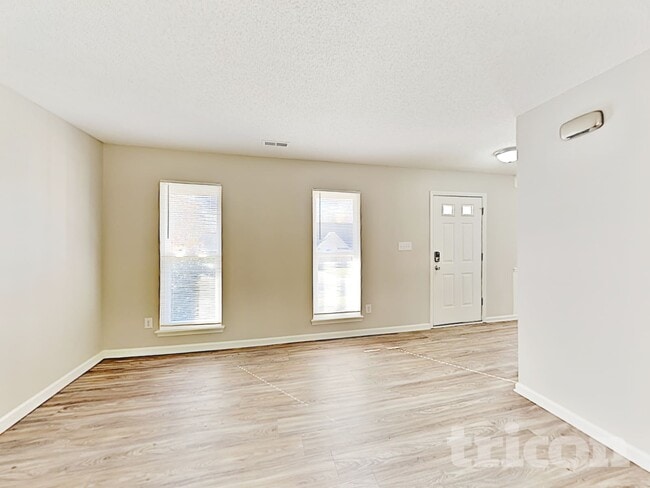 Photo - 8009 Vermilion Dr
