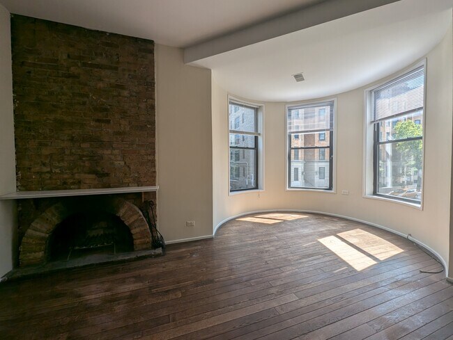 Photo - 600 W Surf St Unit 2