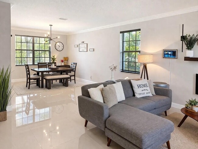 Photo - 131 Cameron Ct