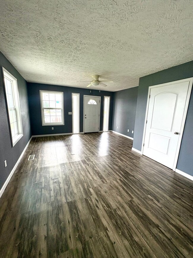 Photo - 222 Green Leaf Dr