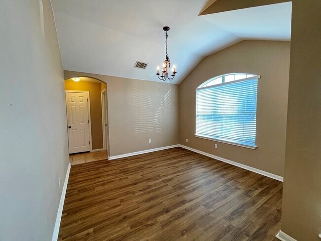 Photo - 145 Amber Ash Dr