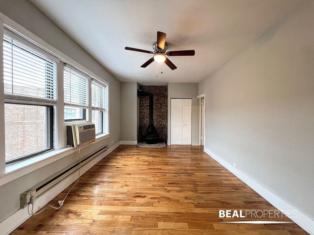 Photo - 3721 N Pine Grove Ave Unit 1W