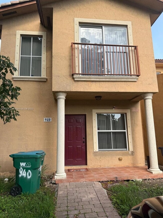 Photo - 940 SW 6th Ct Townhome