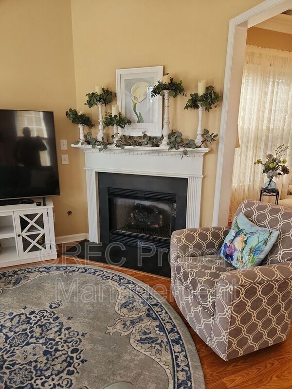 Photo - 105 Barberry St