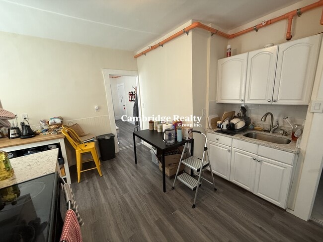 Building Photo - 359 Cambridge St Unit 3R
