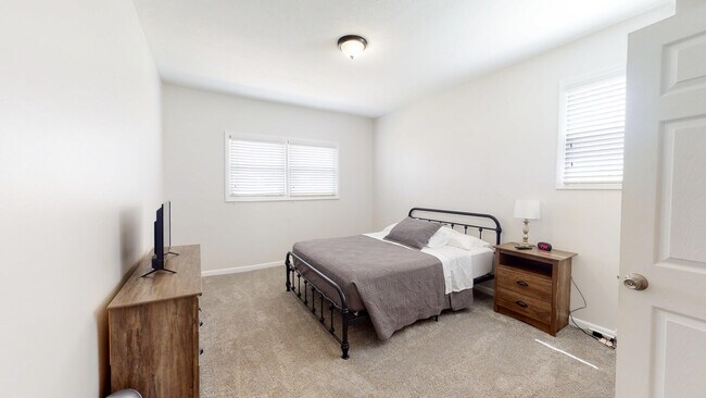 Photo - 1115 Eisenhower Dr