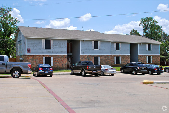 Crestwood Square Apartments - Crestwood Square Apartments