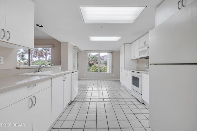 Photo - 3 Oceans W Blvd Unit 2B4