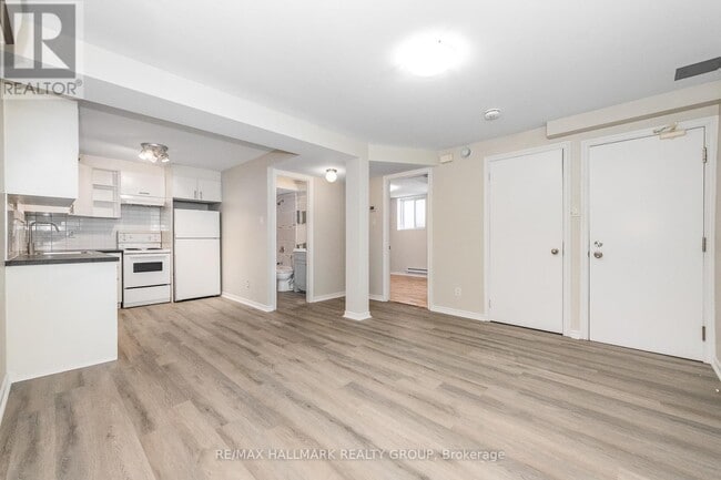 Photo - 146 Rothesay Dr Unité B