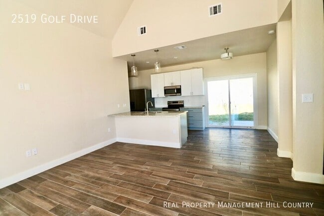 Photo - 2519 Golf Dr