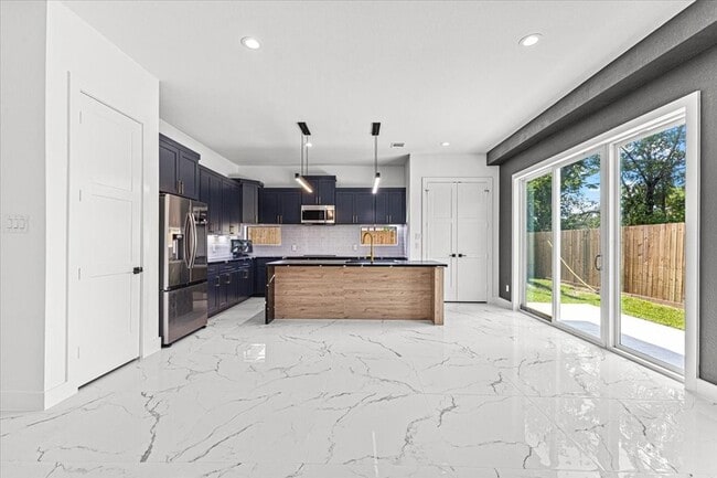 Photo - 5110 Longmeadow St Unidad B