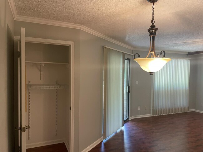 Photo - 11843 Braesview