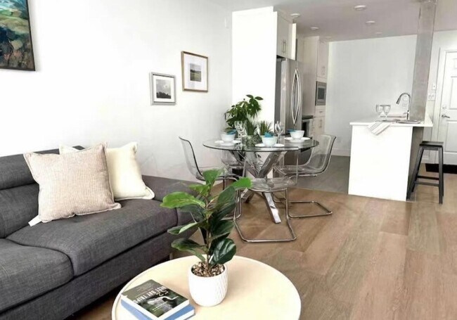1119 Vidal St Unit 2nd Floor