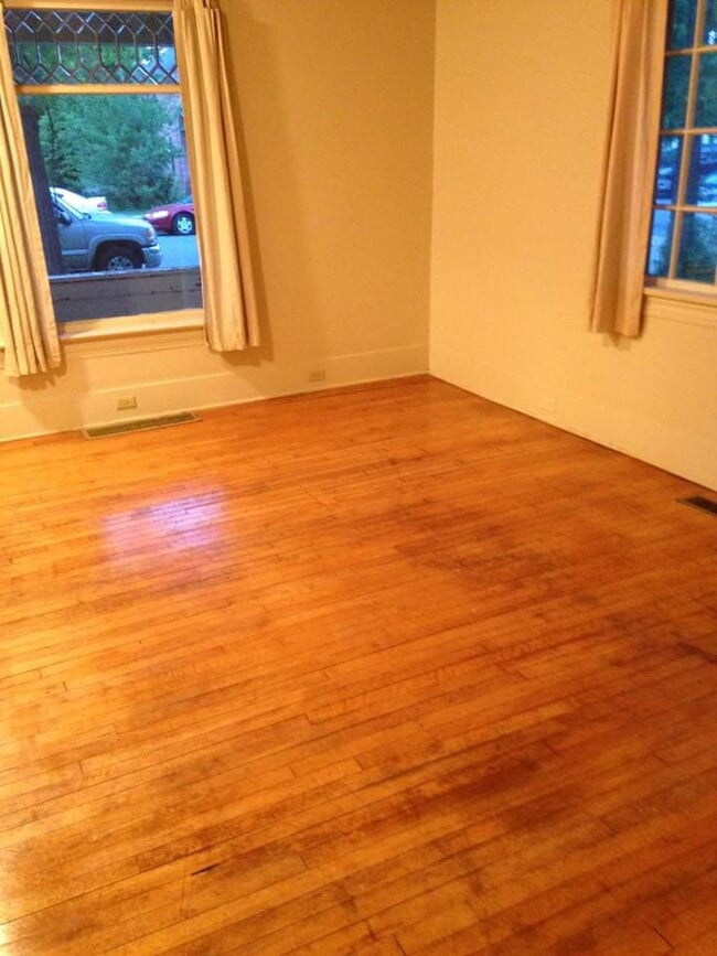 Photo - 4 Bedroom Student Rental Near UW-Eau Claire
