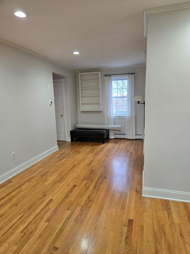 Photo - 5 Hillside Ave Unit 5B Hillside Ave