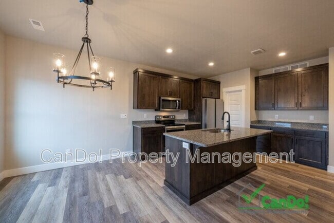 3005 Sunburst Dr