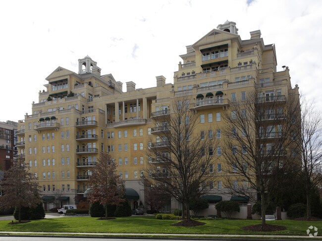 Foto principal - 2500 Peachtree Rd NW