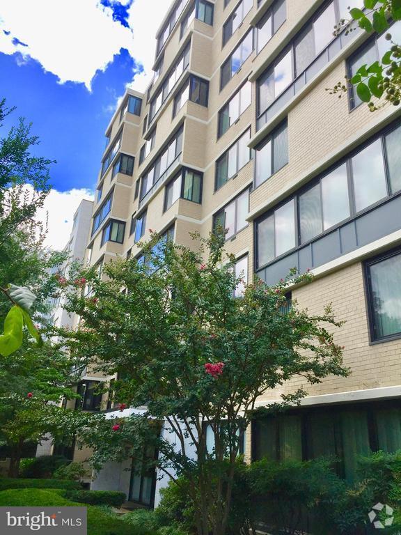 Building Photo - 2030 F St NW Unit 406 Rental