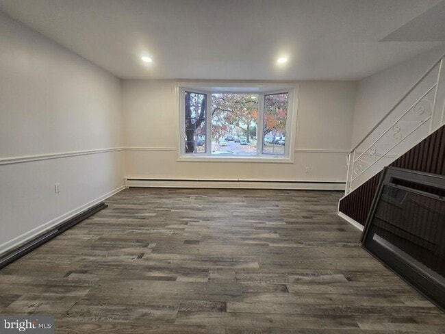 Building Photo - 15057 London Rd