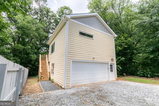 Photo - 1084 Sanders Ave SE Unidad B