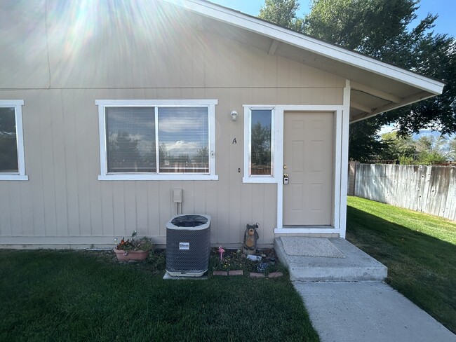 Building Photo - 1183 Town House Cir