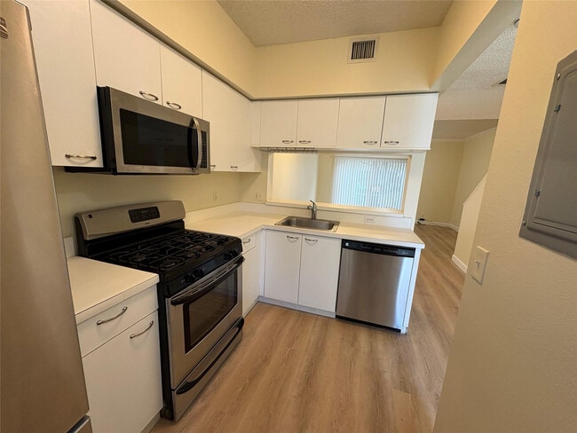 Photo - 7835 Dixie Beach Cir