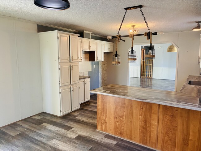 Photo - 424 E Air Depot Rd