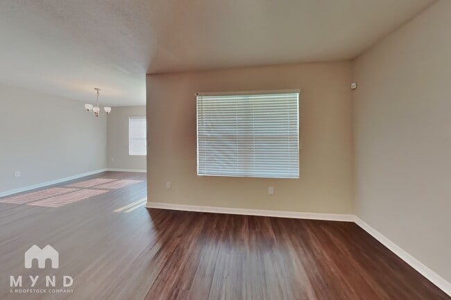 Photo - 1461 Powell Ln