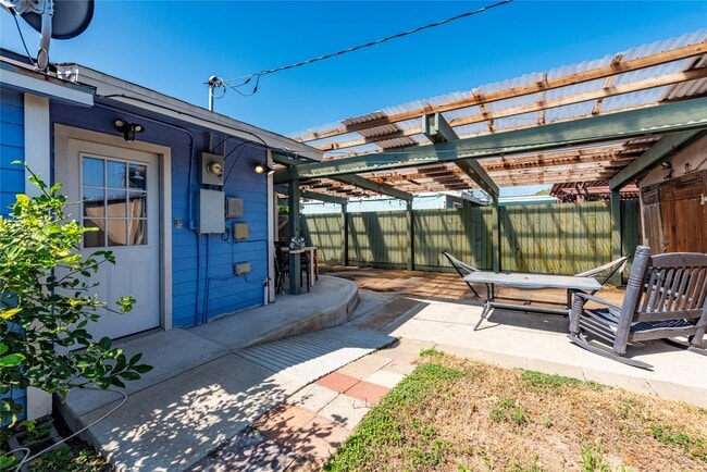 Photo - 1310 Harris Way