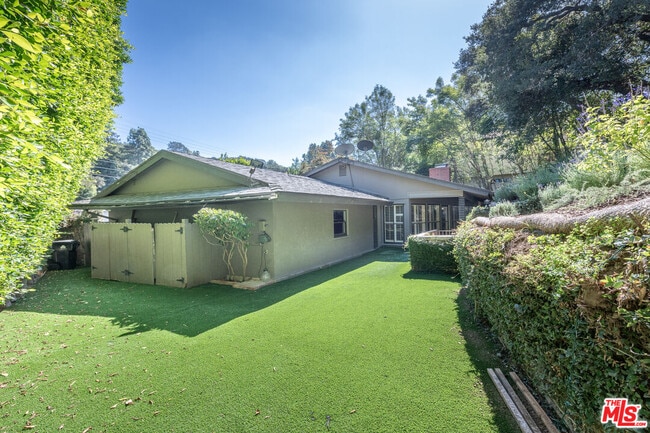 Photo - 2559 Hutton Dr