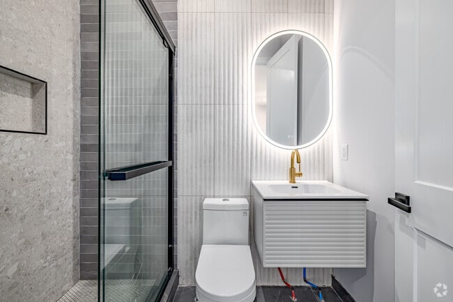3BR, 2.5BA w/Den - 1,325SF - Primary Bathroom