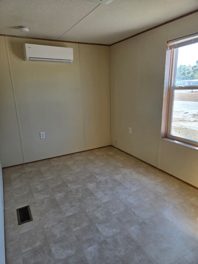 Photo - 304 E Maxanna Blvd