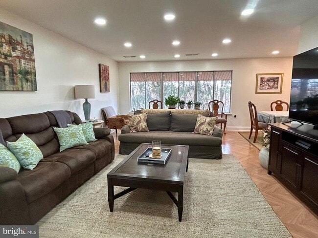 Photo - 18624 Walkers Choice Rd Unit 6