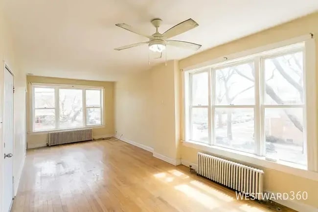3900 N Sawyer Ave Unit 2