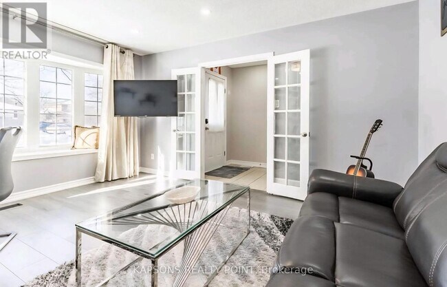 Photo - 34 Finsbury Dr