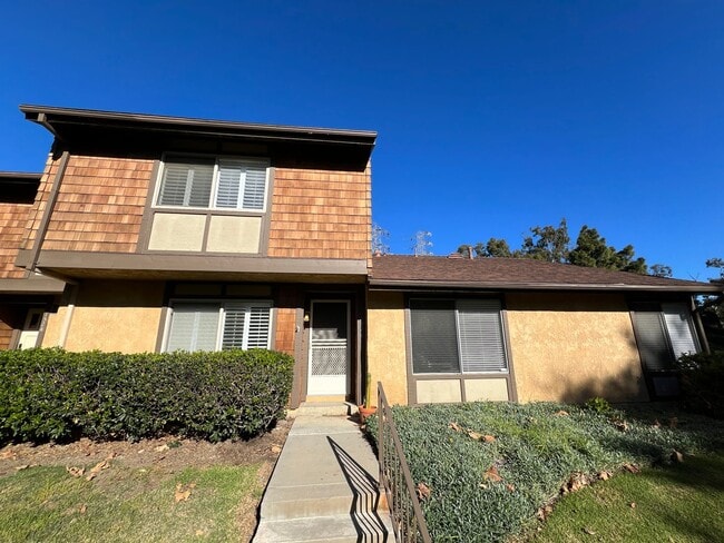 Updated Townhome in Ventura - Updated Townhome in Ventura